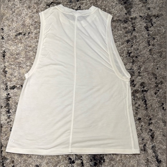 Lululemon Athletica Cream Sleeveless Muscle Tee with Mandarin Collar - Picture 4 of 8